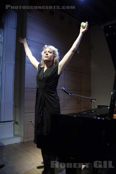 FRIDA HYVONEN - 2007-04-20 - PARIS - Centre Culturel Suedois - 